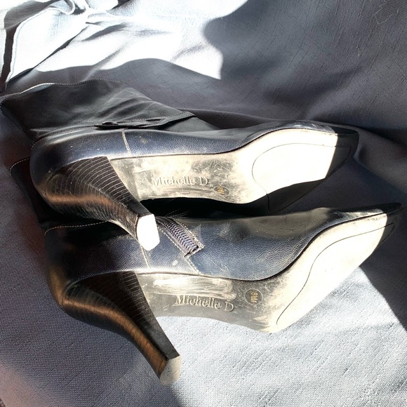 Michelle D navy leather boot size 8.5 - Picture 5 of 5